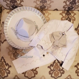 Onze Lieve Vrouw van Guadalupe Mooi 6-delig jongens Charro-pak, wit met zilveren Charro-pak met hoed, Mariachi-pak, doop Charro-pak