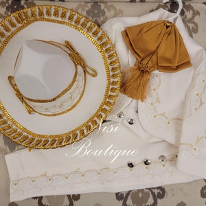 ¡¡Envío gratis!! Traje Charro Niño Nuestra Señora de Guadalupe 6 Piezas, Traje Charro Marfil con Oro con Sombrero, Traje Mariachi, Traje Charro Bautismo