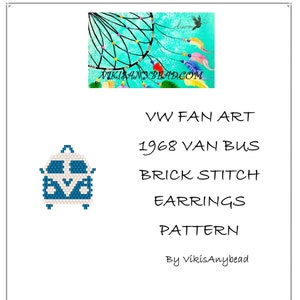 Könnte beinhalten: Ein blaues und weißes Ziegelmuster für Ohrringe, das einen VW-Bus von 1968 darstellt. Das Muster trägt den Titel "VW Fan Art 1968 Van Bus Brick Stitch Earrings Pattern" und stammt von "vikisAnybead".