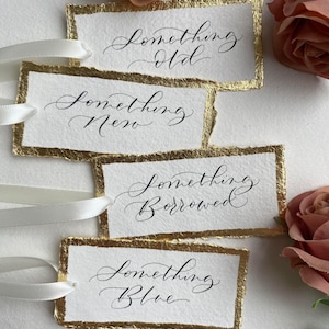 Etwas Altes, etwas Neues, etwas geborgtes, etwas Blaues - Set aus 4 Geschenkanhänger auf handgeschöpftem Papier mit Blattgold - handbeschriftetes Etikett