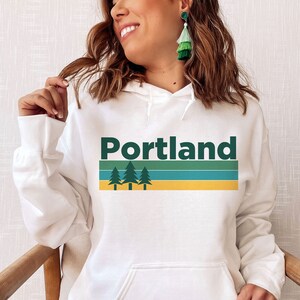 Portland, Oregon Hoodie, Retro Bäume Erwachsene Unisex Portland Hoodie / Sweatshirt - Personalisierung verfügbar