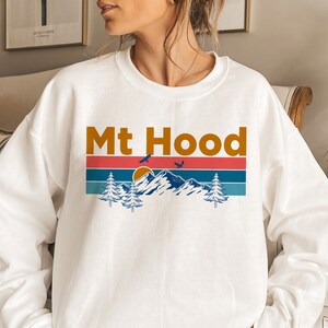 Mt Hood, Oregon Crewneck Sweatshirt, Mountain Sunset Unisex Mt Hood Sweatshirt - Personalization Available