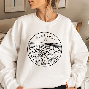 Missouri Sweatshirt - Distressed State Design Adult Unisex Crewneck Missouri Sweatshirt
