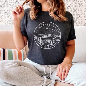 Minnesota T-Shirt: Unisex State Design, Personalized Souvenir