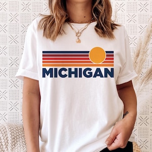 Michigan T-Shirt Retro Sun Ombre Unisex Tee, Vintage Michigan Tee, Mountain Sun Tee, Michigan Souvenir Shirt - Personalization Available