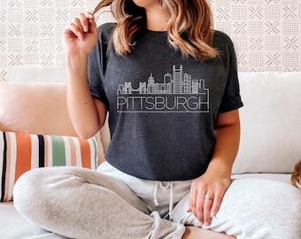 Pittsburgh, Pennsylvania T-Shirt, Unisex-T-Shirt für Erwachsene mit Skyline-Motiv von Pittsburgh – Personalisierung möglich