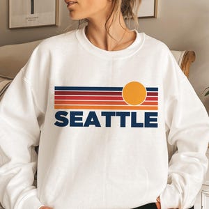 Seattle, Washington Sweatshirt Retro Sun Unisex - Seattle Vintage Inspired Warm Pullover Jumper - Personalization Available