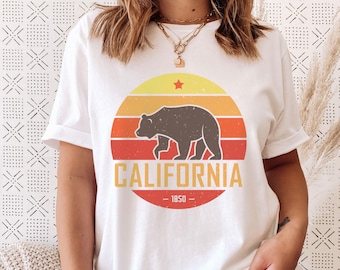 カリフォルニアTシャツ、レトロベアユニセックスカリフォルニアシャツ - 名入れ可能