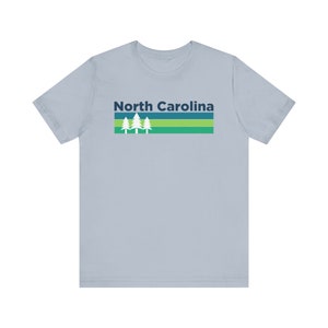 Camiseta Carolina do Norte: Algodão Macio Unissex Design NC Light Blue