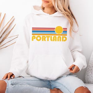 Portland, Oregon Hoodie, Retro Sonnenaufgang Unisex Portland Sweatshirt - Personalisierung verfügbar