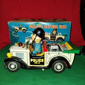 Vintage RARE Working 1950&#39;s Tin Police Patrol Car Battery Powered Mystery Action Toy By SHOWA/ Nomura Japan With Original Box