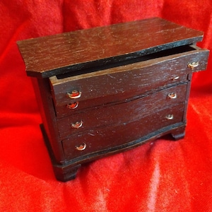 Vintage Doll furniture 1:12 Wood Chest of Drawers with opening drawers