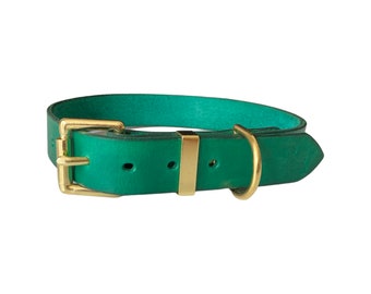 Handmade Green Leather Dog Collar: Solid Brass Fittings