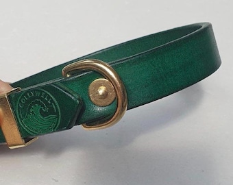 Handmade Green Leather Dog Collar: Solid Brass Fittings