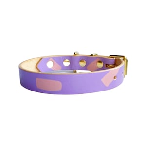 Lilac and pink leather dog collar, handmade, hand painted, solid brass buckle and fittings, chien, hund, collar and leash, vegetable tanned