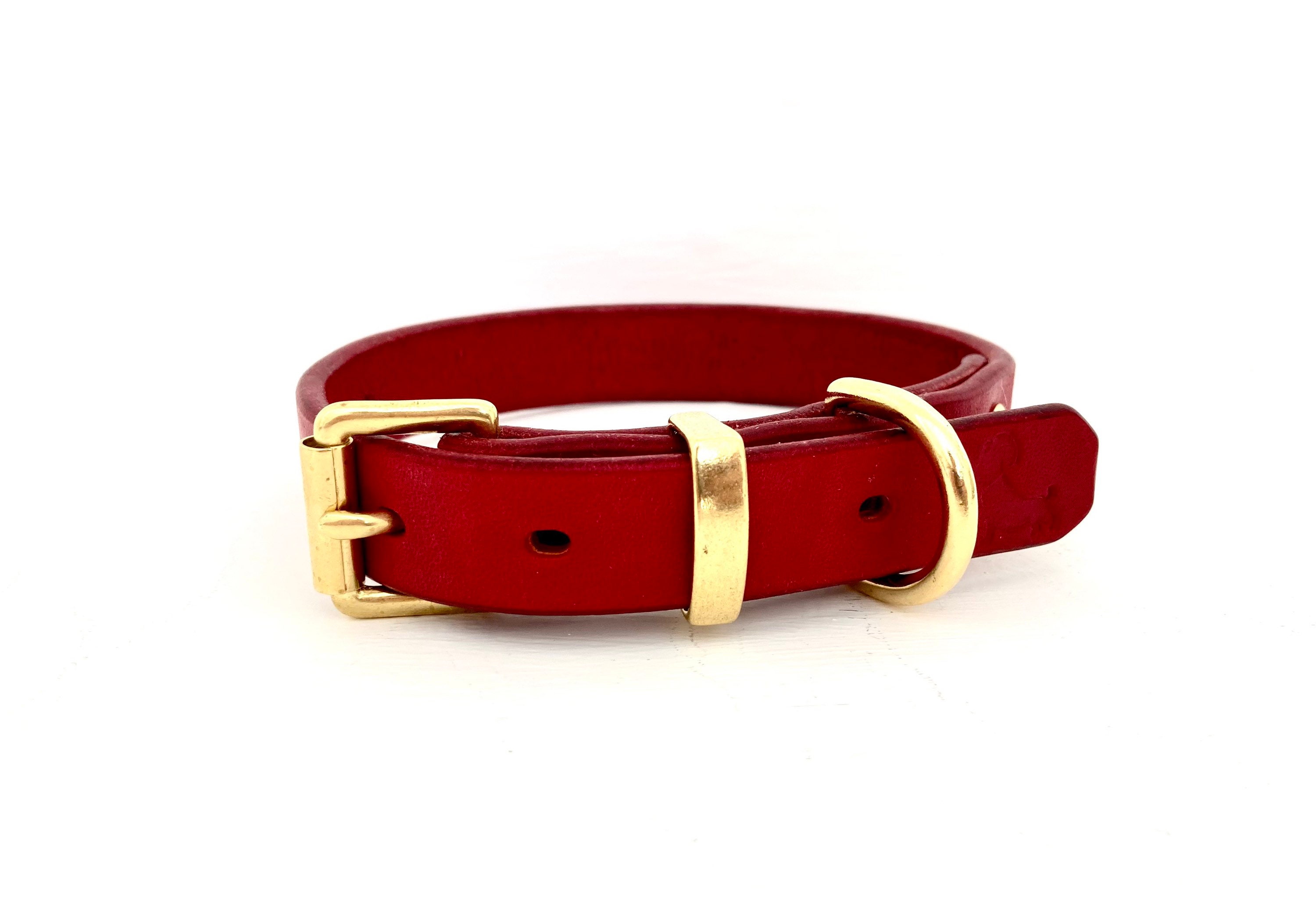 red leather collar