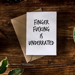SWEARY CARD / Finger F * cking est sous-estimé / Funny Rude Love You Card / Valentines