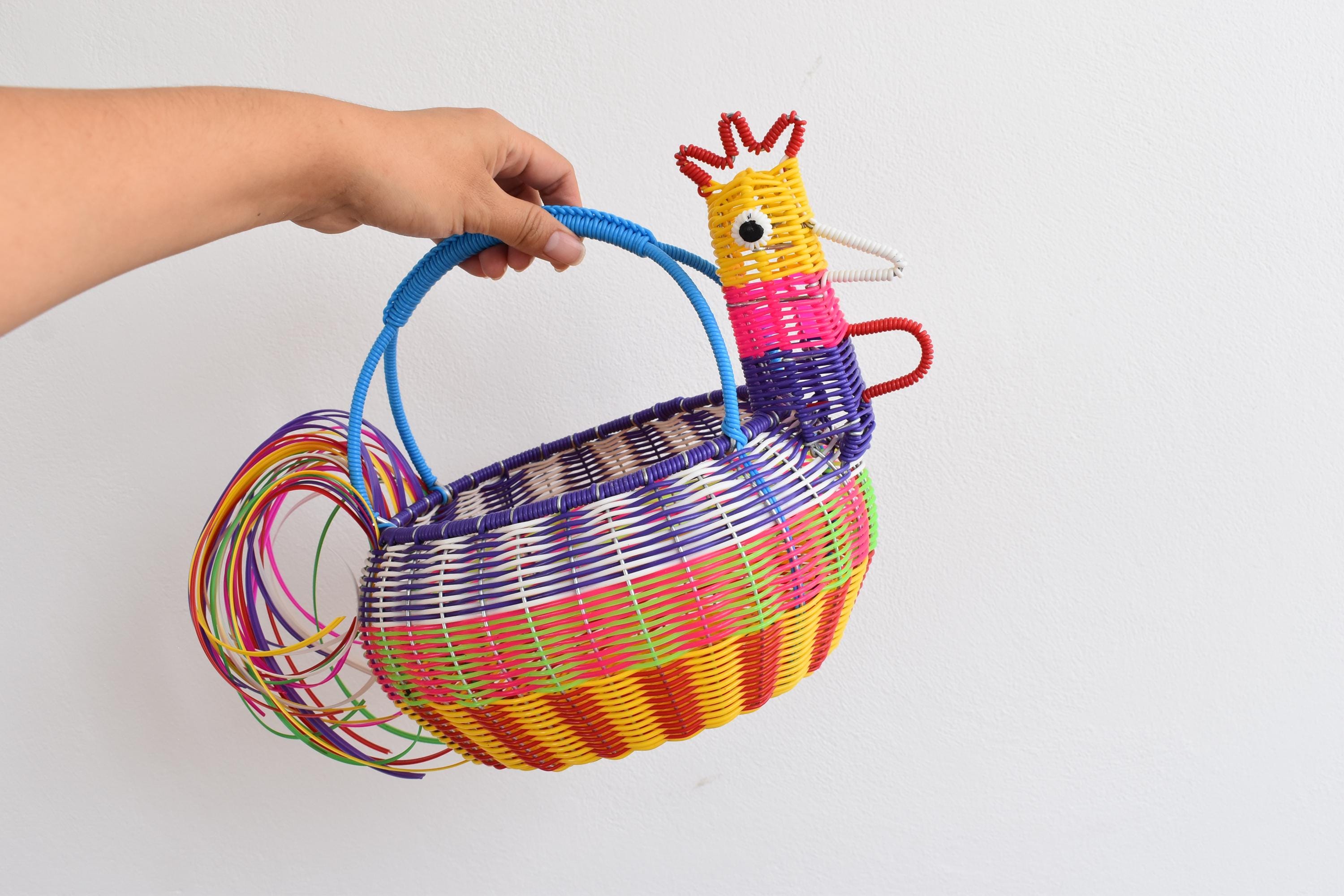 Chicken. Basket. Egg holder Woven with recycled plastic. 35*26*20 cm Mexican handcraft, handwoven. Wholesale - Combined shipping too!