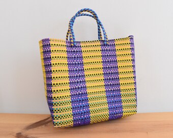 1 mittelgroße Tragetasche. 35 x 32 cm, handgefertigt in Mexiko. Strandtasche. Einkaufstasche. Großhandel. Kombiversand möglich.
