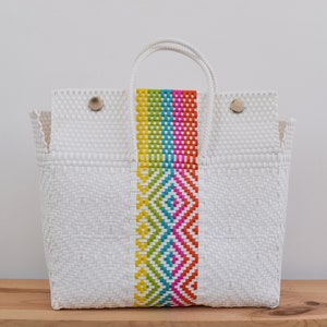 Handwoven Lunch Bag from Mexico, XL, handwoven, includes pompom. For the beach or everyday shopping, easy to wash. We handle wholesale!