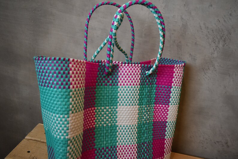 Wholesale TOO! Mexican Handycraft bag * Sending cost on description Medium bag woven handwoven with plastic