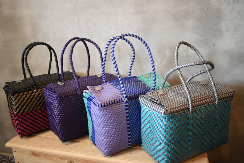 Please Wholesale too!! Handcrafted bags from Mexico hand-woven Handwoven bags made with plastic Check sending cost on description