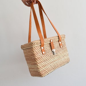 Palm bag made in Mexico. Mexican Handcraft. Beach, grocery tote bag. 27*18*11cm. Wholesale Too