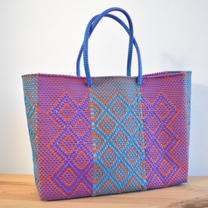 Large woven bag. 45*35*14 cm Ideal for the beach and shopping, easy to wash. Mexican handicraft. We handle wholesale!!