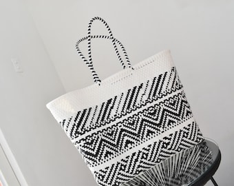 XL Tote Bag 45*40 cm Mexican handwoven bag with recycled plastic - Beautiful Beach Bag - Grocery Bag - Mexican handcraft. Wholesale Too