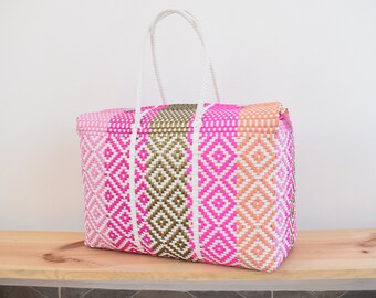 XL Lunch BAG. Woven with recycled plastic. Mexican handcraft bag, handwoven. For the beach easy to wash. WholesaleToo!!!