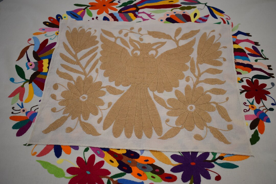 Individual Embroidered Folder. Individual Embroidered Tablecloth. I ...