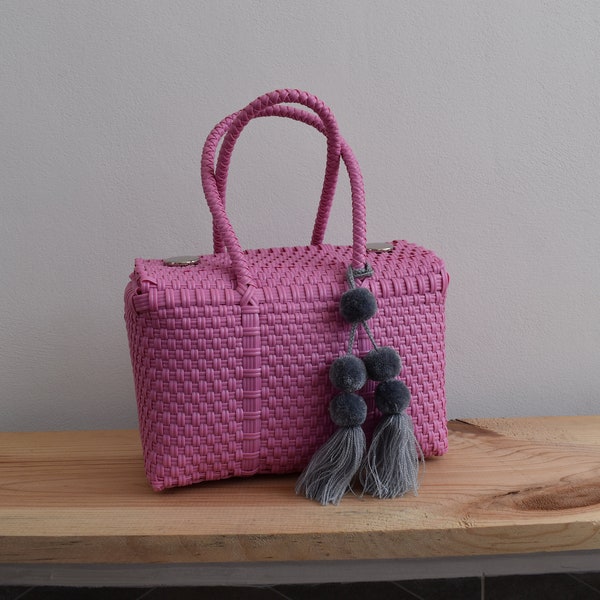 1 SMALL LUNCH BOX. 25x16 cm For the beach or daily shopping, easy to wash. Handwoven lunch bag. We handle wholesale!!