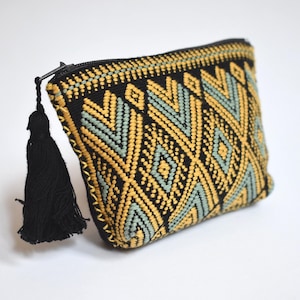 UNIQUE PIECE. Coin purse -little case. Hand embroidered. Mexican handicraft. Purse. Pocketbook. 13*11cm.  We can combine shipping. Purse