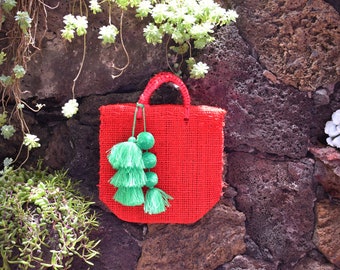 Handwoven tote with Henequen. Handycraft from Mexico. Mexican Tote. 23 x 30 cm.Pompon included. Wholesale too.