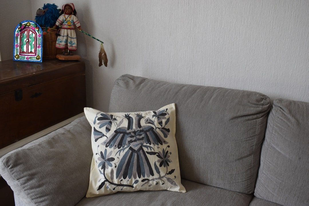枕カバー1枚、テナンゴ刺繍入りクッションカバー。 メキシコの手工芸品