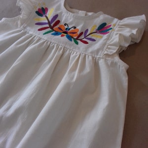 Vestido para niña con bordado Otomi de - Etsy España Vestido para niña con bordado Otomi de - Etsy España