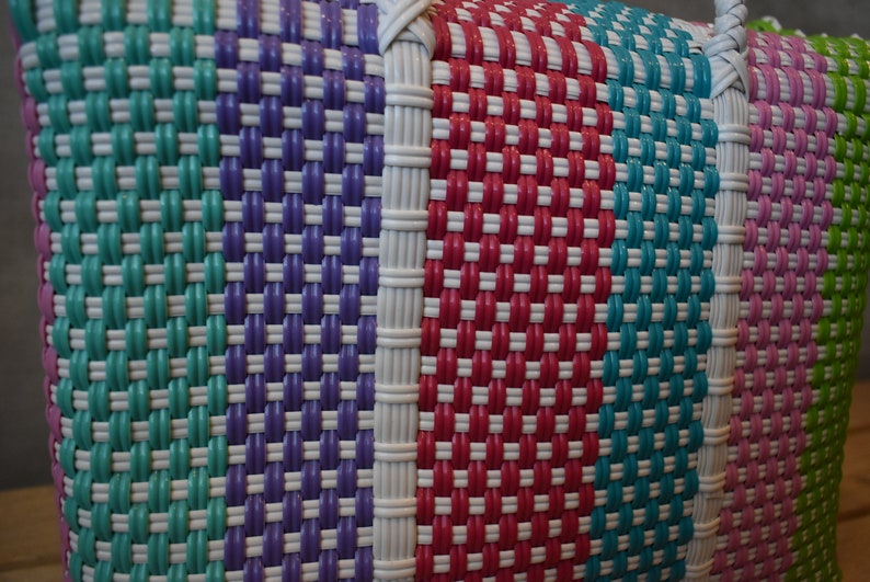 woven Mexican Handycraft bag handwoven with plastic Wholesale TOO! * Sending cost on description MEDIUM Lunchbox bag