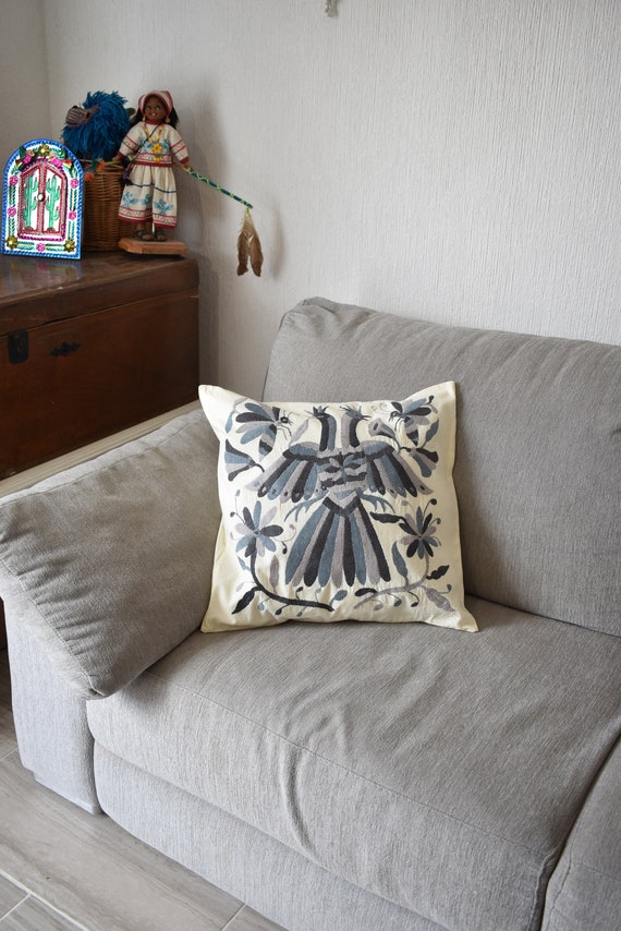 枕カバー1枚、テナンゴ刺繍入りクッションカバー。 メキシコの手工芸品