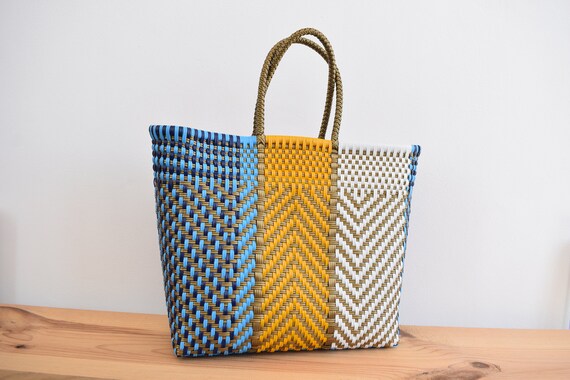 Medium Bag WITH POMPON Woven With Recycled Plastic. Mexican
