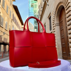 イタリア製ハンドメイドレザートートバッグ（女性用）、レッドレザー財布、イタリア製