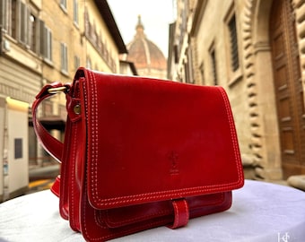 Bolso bandolera de piel italiana hecho a mano: elegante piel flor roja
