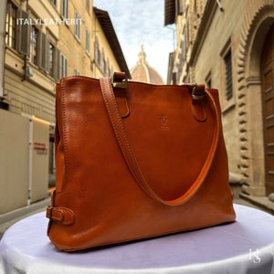 Italiaanse handgemaakte leren tassen voor dames l l elegante leren draagtas uit Florence, gemaakt in Italië