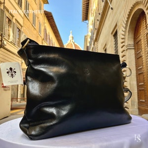 Italiaanse handgemaakte leren tassen voor dames l l elegante leren draagtas uit Florence, zwarte schoudertas