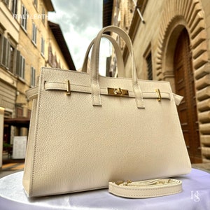 Italienische handgemachte Ledertaschen für Frauen | Elegante Henkeltasche & Geldbörse aus Florenz, goldfarbene Hardware Tasche