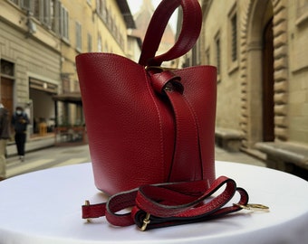 Italienische handgemachte Leder Beuteltasche, elegante rote Tasche, hergestellt in Italien