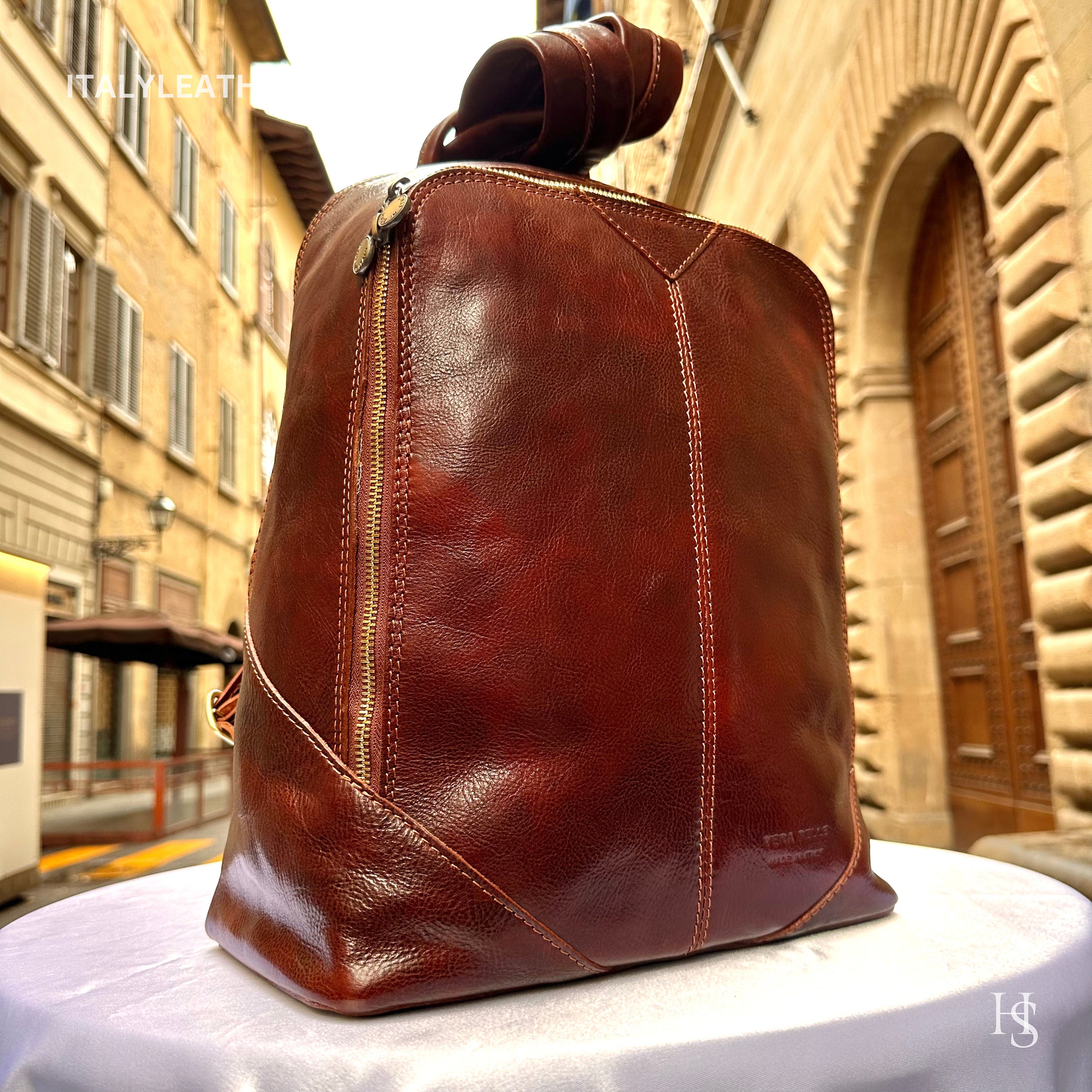 Italian Leather Backpack with Removable Clutch Elegant Versatile Travel Work Elegant Full-grain Italian Leather Laptop Backpack for Work  main image 2