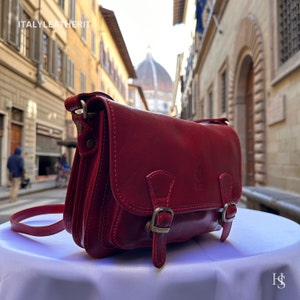 Handmade Italian Leather Crossbody Bag: Elegant Red Tote