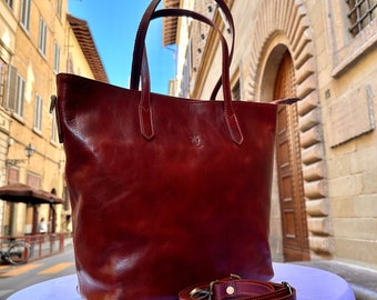 Bolsa tote de couro artesanal italiana: elegante bolsa de ombro marrom-escura, fabricada na Itália.