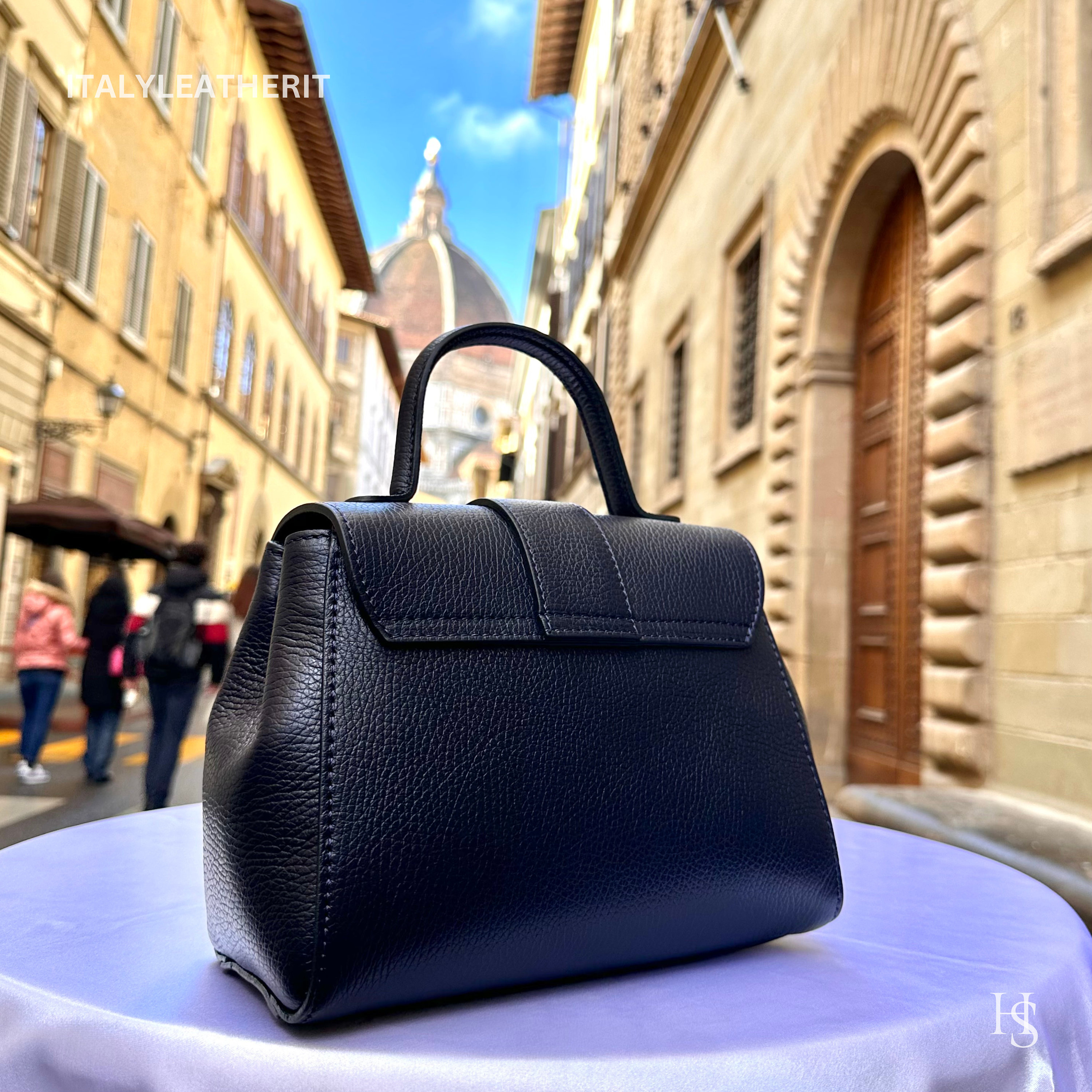 【極美品】Italian Emboss Leather Bag 定価71500円 AB Bellucci Made In Italy Red Italian Leather Satchel Shoulder
