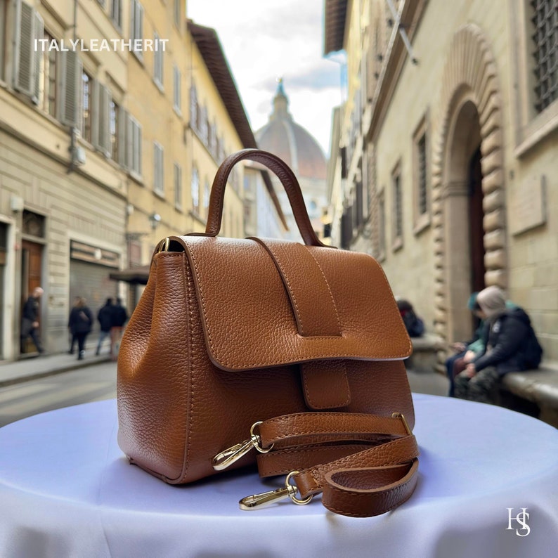 Handgjorda italienska läderväskor för kvinnor, elegant brun handväska, tillverkad i Italien bild 10